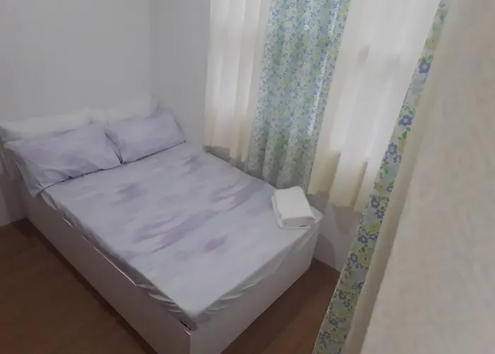 Ej's Place Hostel
